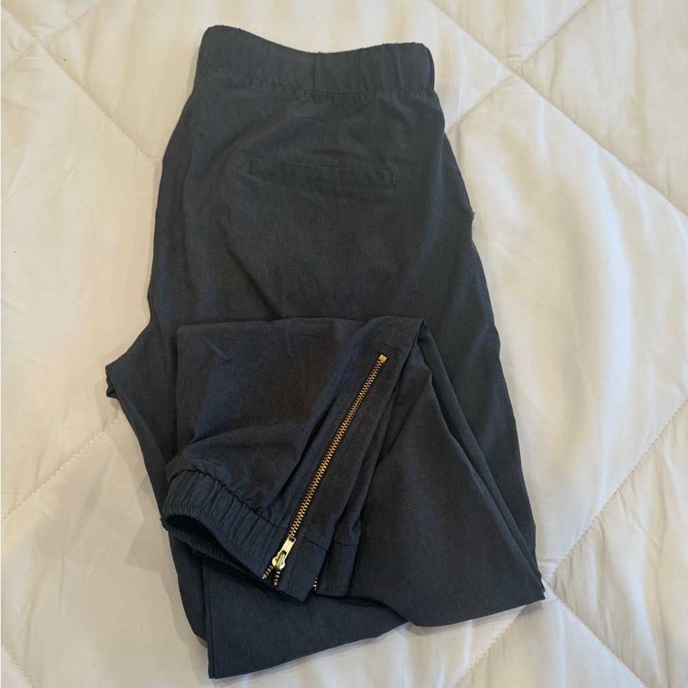 Albion fit jetsetter joggers in gray XS